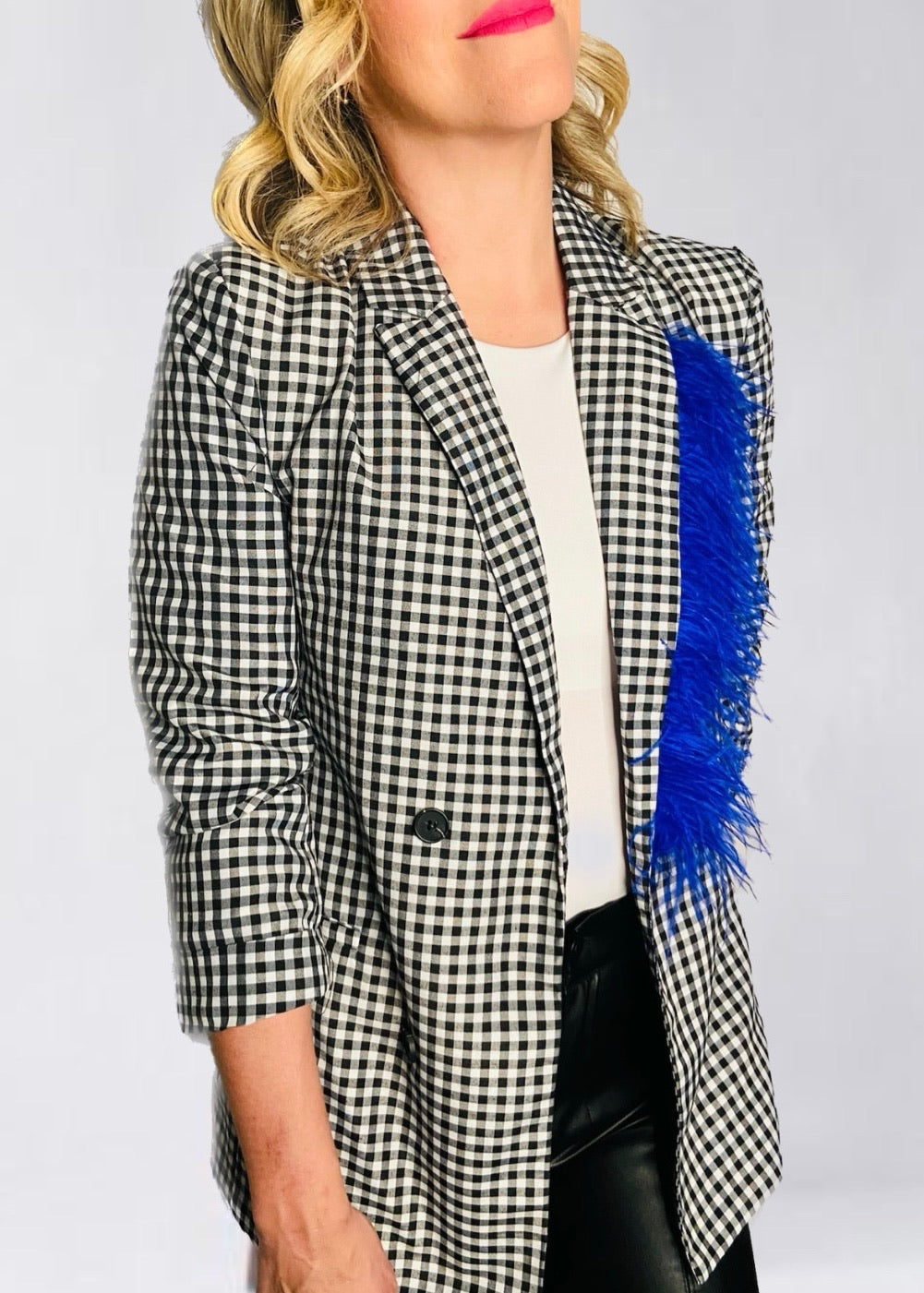 BLACK & WHITE FEATHER BLAZER